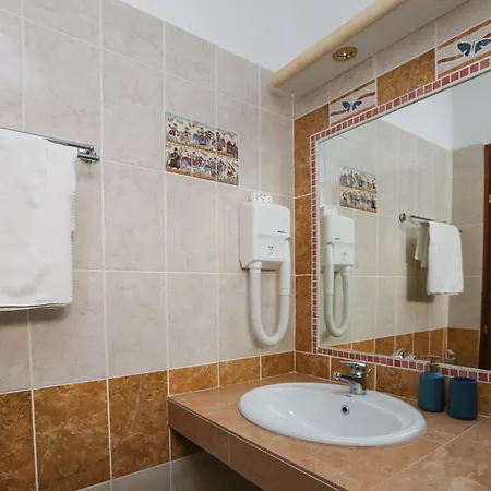 Angelina * Platanias (Skiathos)